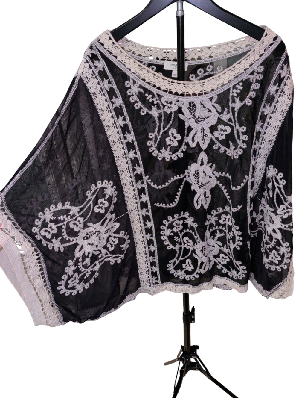 New Umgee Knit Floral Top Poncho